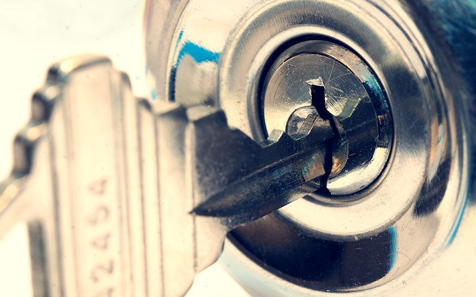 ouverture de porte claquée serrurier Houdan